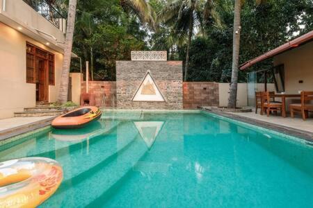 Golden Radiance Airyaman Spa & Pool Villa Breakfast & Spa Included Mysore Exterior photo