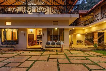 Golden Radiance Airyaman Spa & Pool Villa Breakfast & Spa Included Mysore Exterior photo